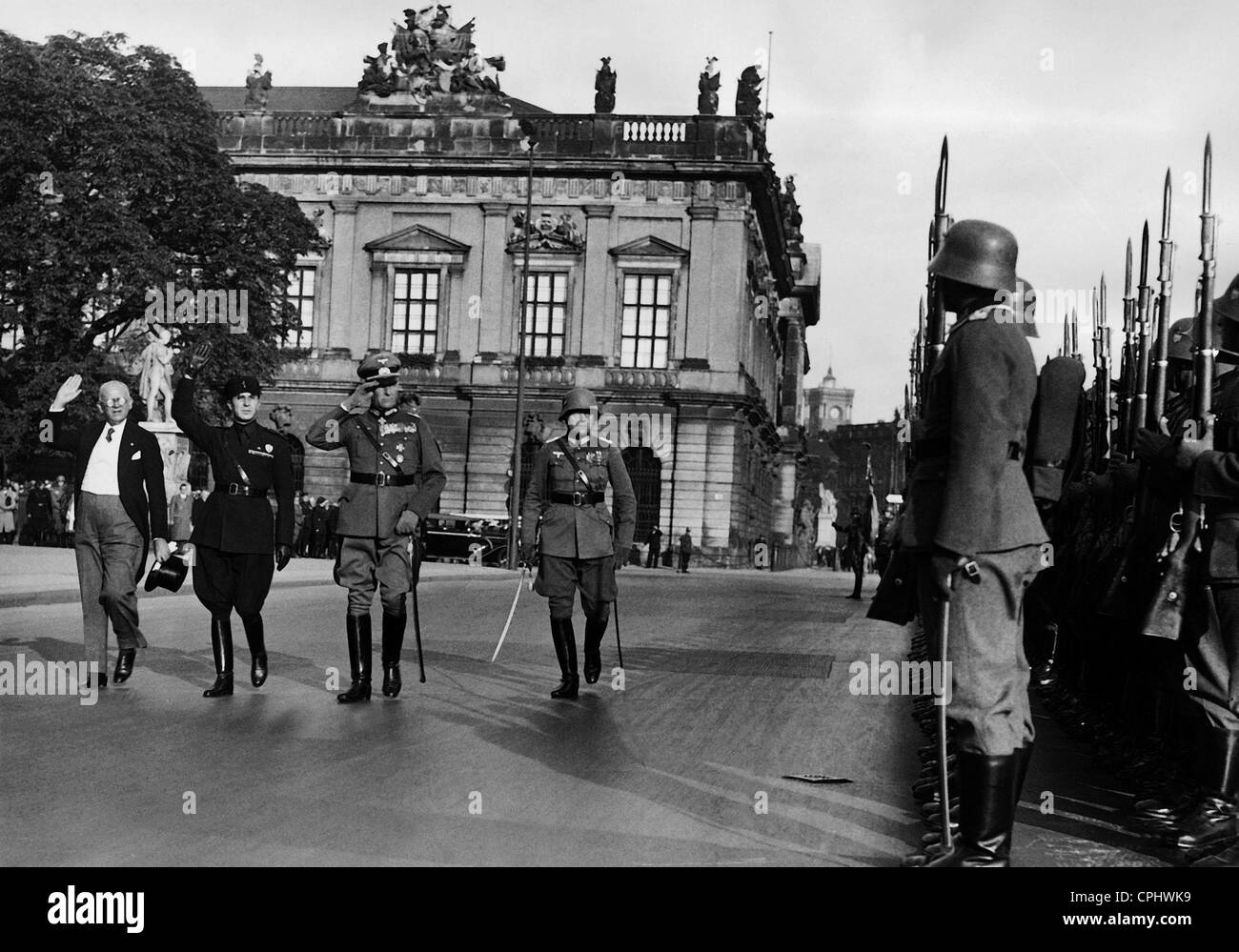 Bernardo Attolico e Dino Alfieri, 1936 Foto Stock