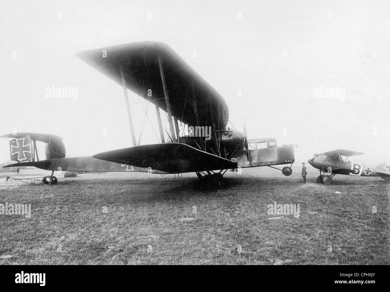 Bombardiere tedesco e di aerei da combattimento, 1917 Foto Stock