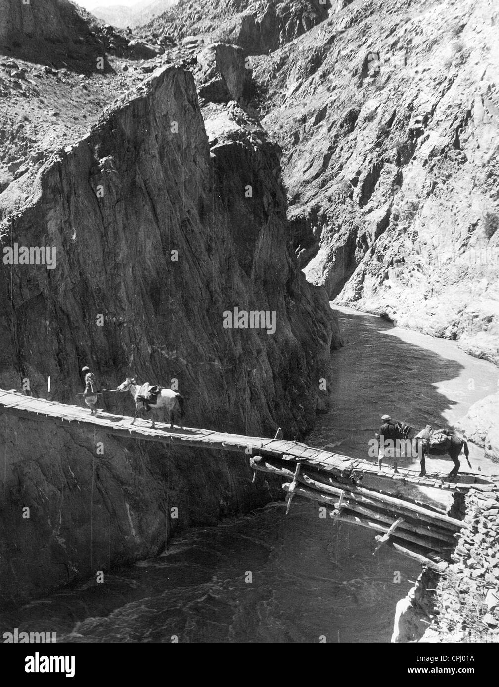 Ponte di legno in Afghanistan, 1937 Foto Stock