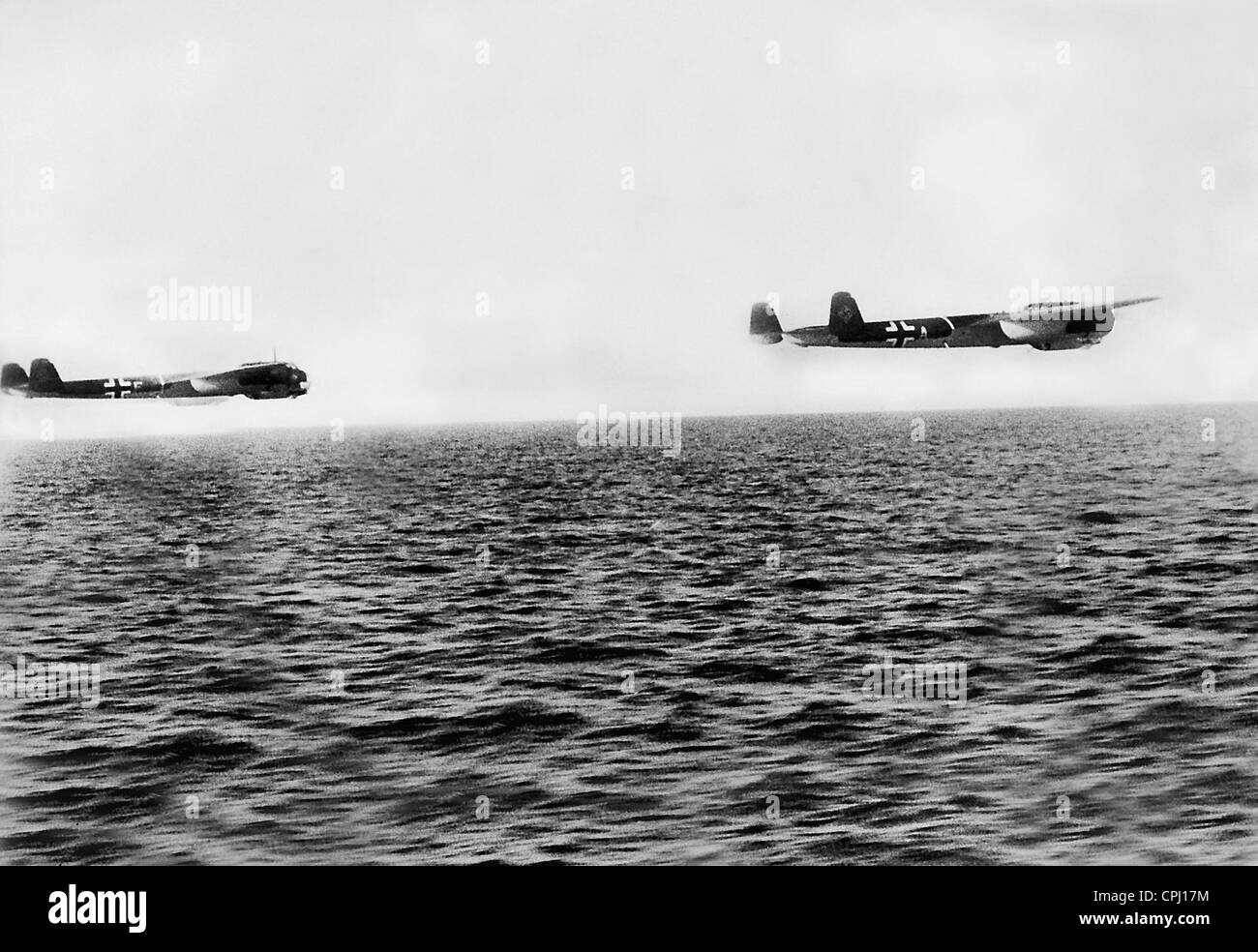 Bombardiere tedesco sul volo in Inghilterra, 1940 Foto Stock