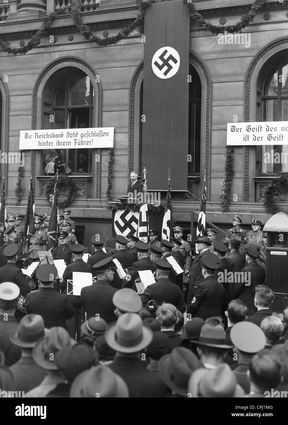 Banca del Reich Presidente Hjalmar Schacht parla ai suoi funzionari e dipendenti, 1936 Foto Stock