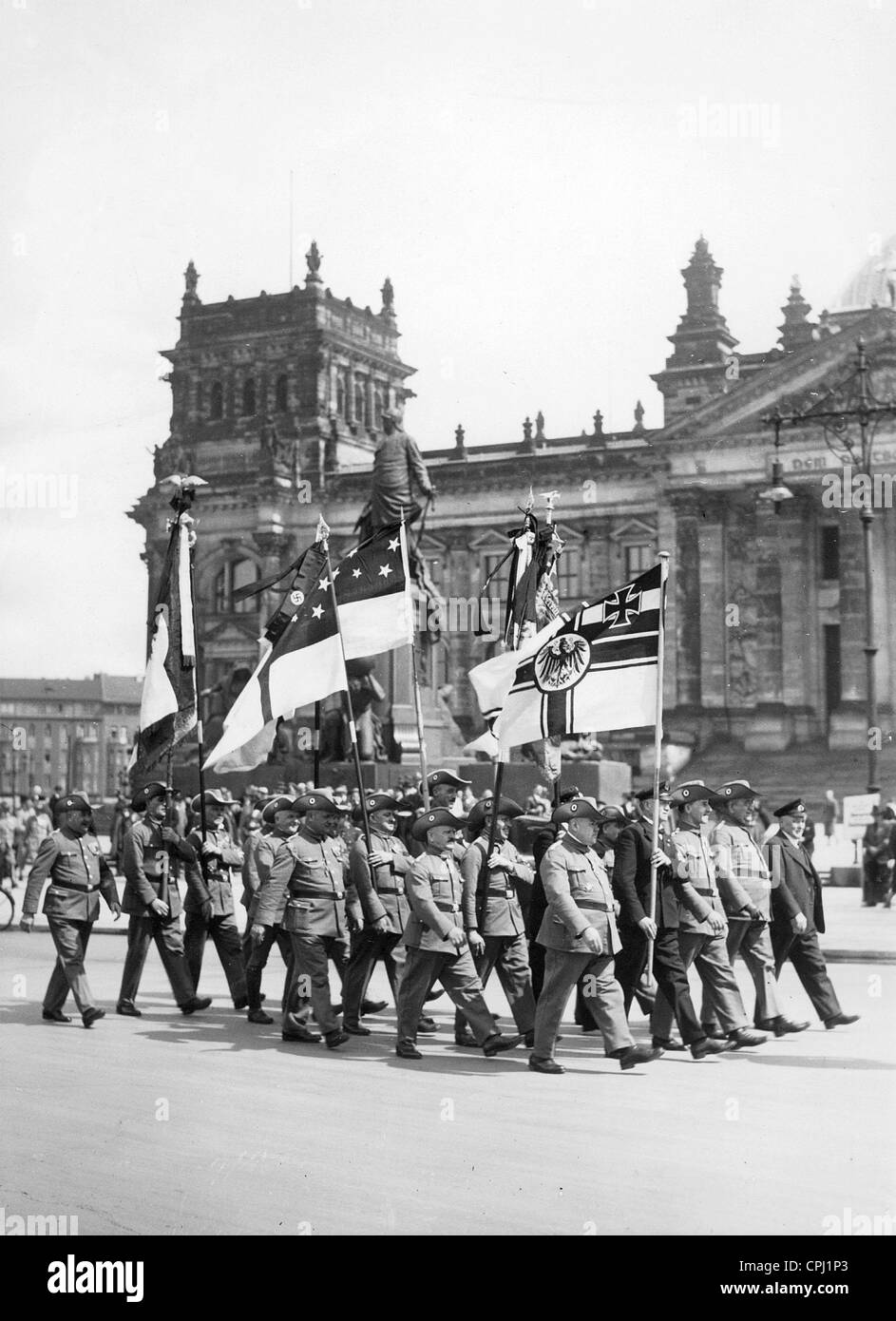 Ghirlanda di cerimonia di posa del Reich Colonial League al monumento di Bismarck, 1935 Foto Stock