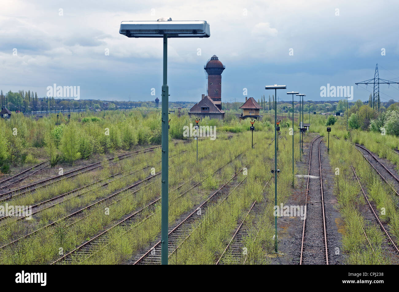 Ferroviarie dismesse cantiere di smistamento che chiuse nel 1989, Germania. Foto Stock