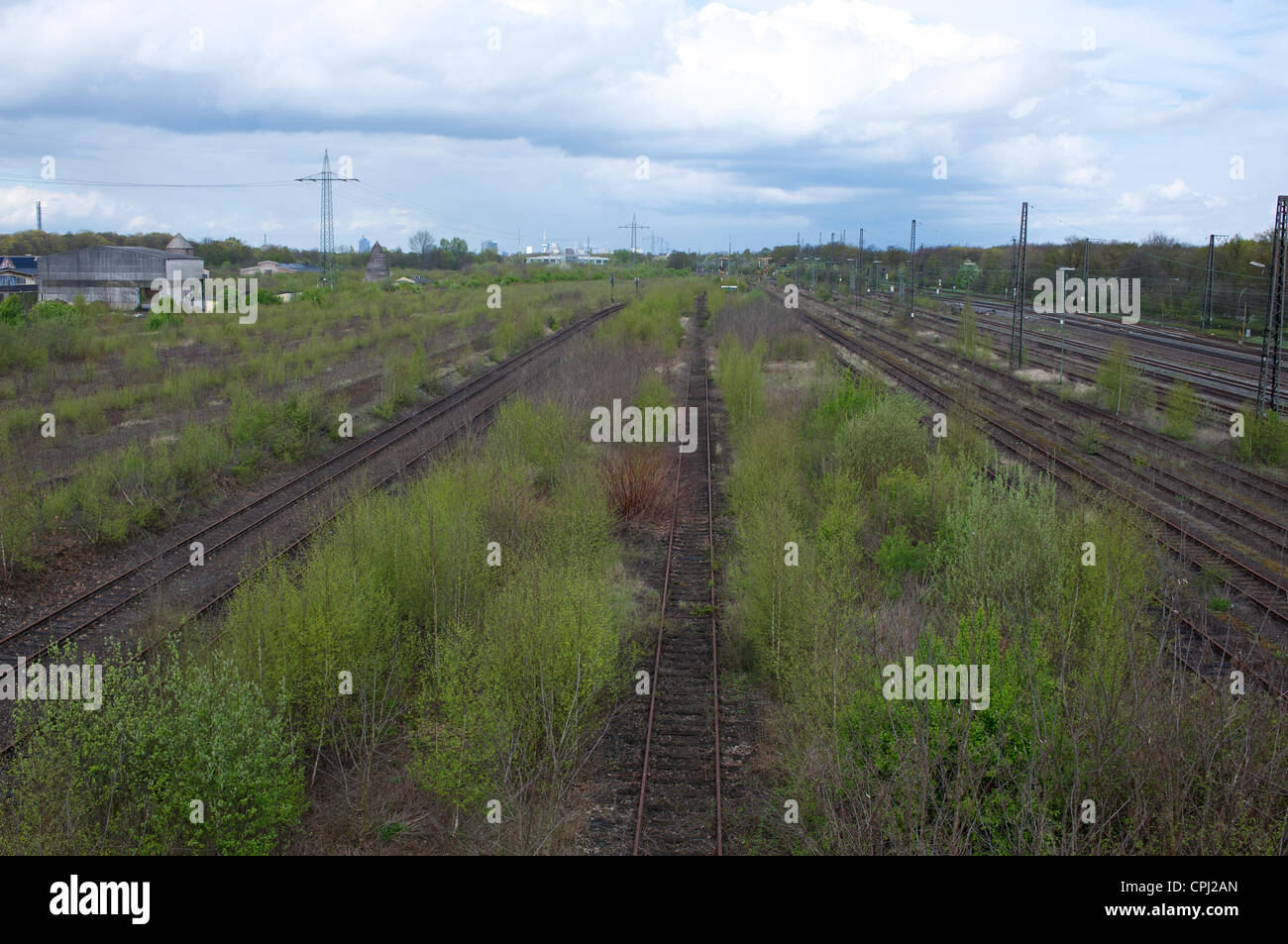 Ferroviarie dismesse cantiere di smistamento che chiuse nel 1989, Germania. Foto Stock