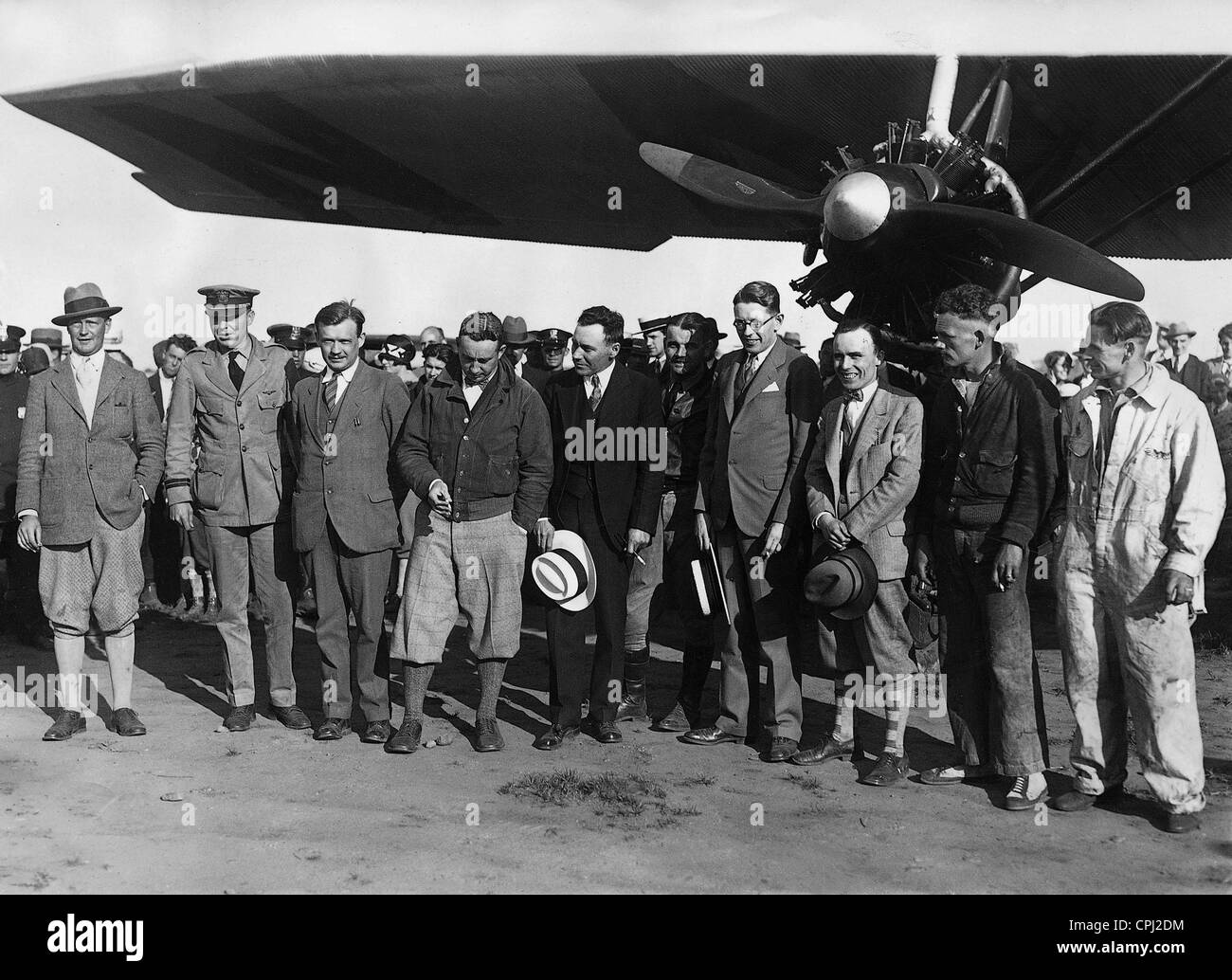 I piloti davanti a un aereo Ford dopo un volo di prova, 1927 Foto Stock