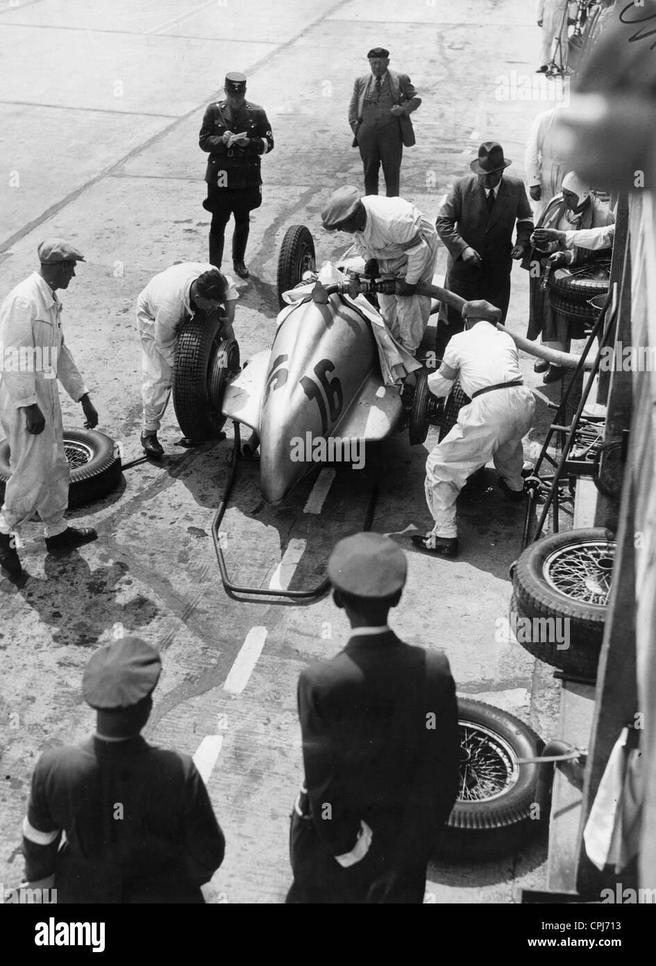 Gran Premio di Germania al Nuerburgring: Fagioli al pit-stop, 1936 Foto Stock