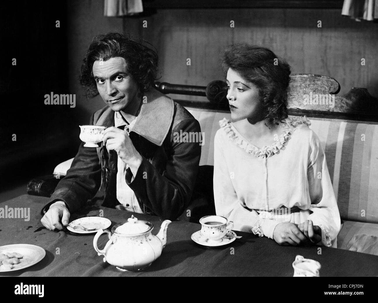 Ernst Deutsch e Karin Evans in "Devil's discepolo", 1930 Foto Stock