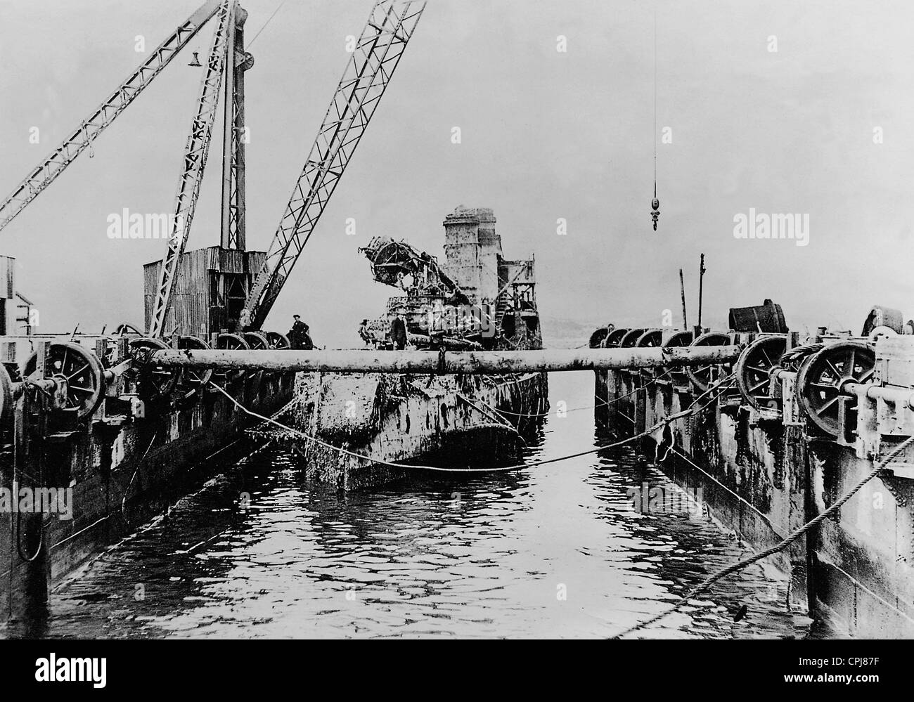 Nave sollevata nel dock Foto Stock