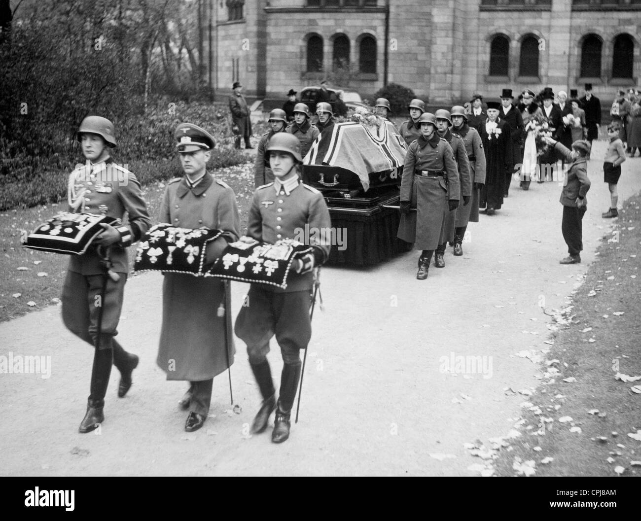 Il funerale di August von Cramon in valida nel cimitero di Berlino, 1940 Foto Stock