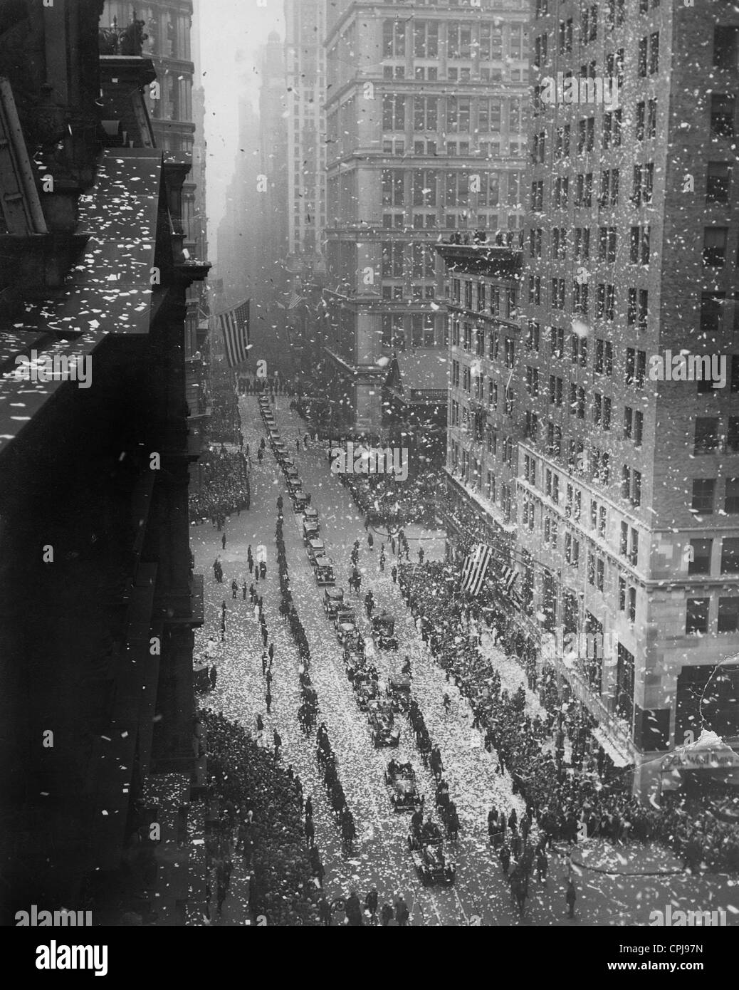 Ticker tape parade per l'equipaggio della LZ 127 in New York, 1929 Foto Stock