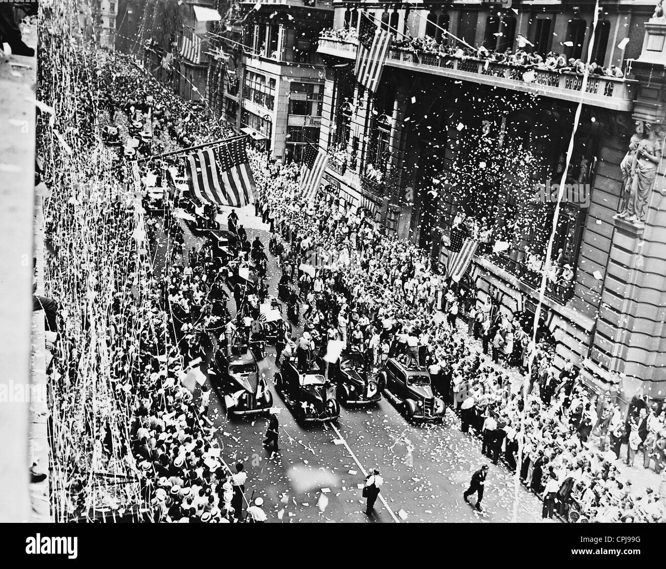 Ticker tape parade per Douglas Corrigan in New York, 1938 Foto Stock