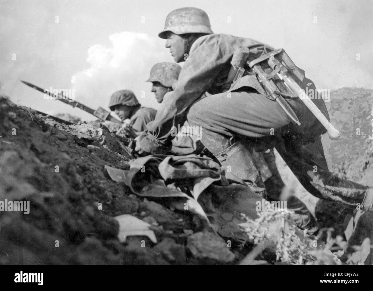 Soldiers waffen ss eastern front Foto e Immagini Stock in Bianco e Nero ...