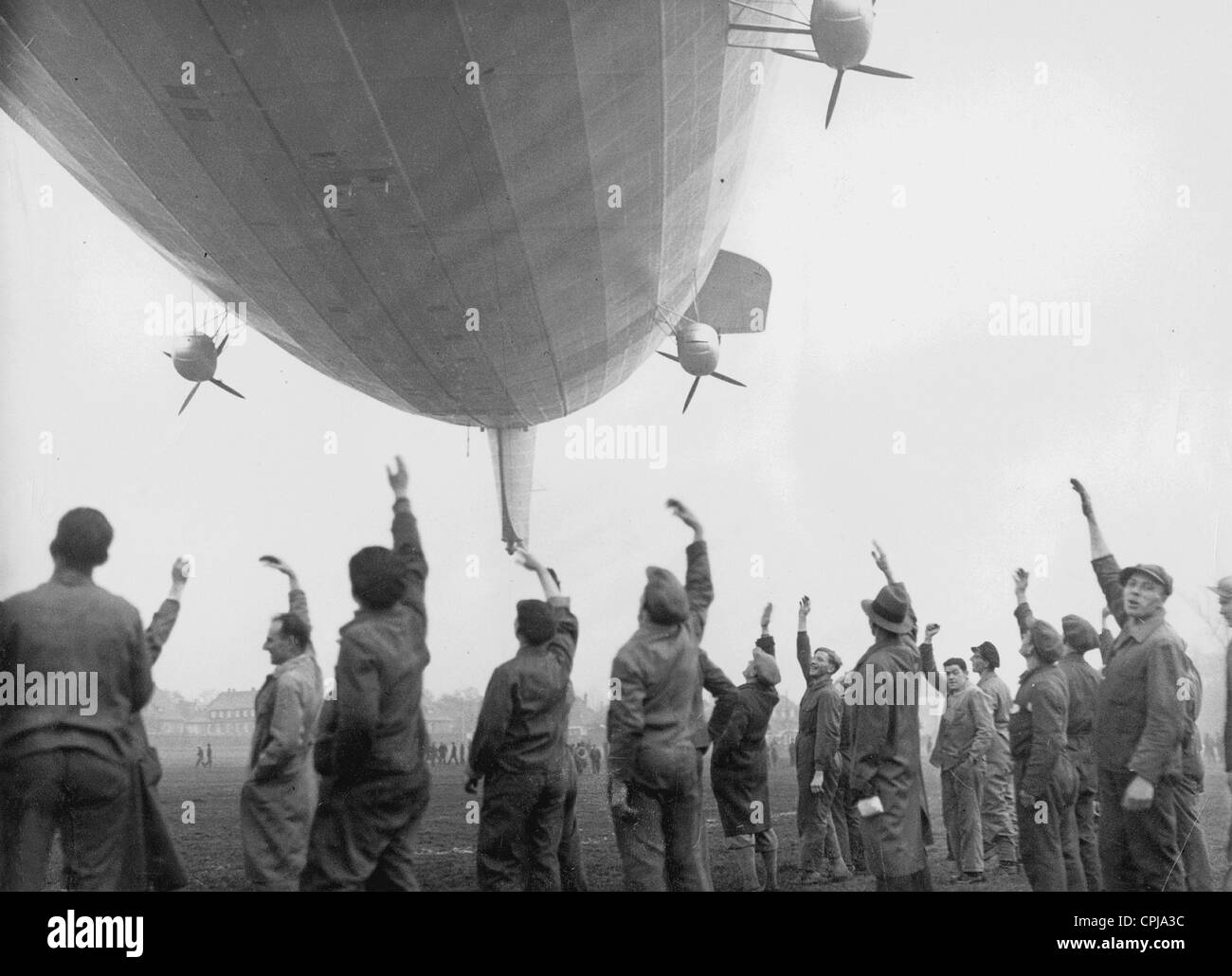 "Hindenburg' effettua il suo primo volo di prova, 1936 Foto Stock