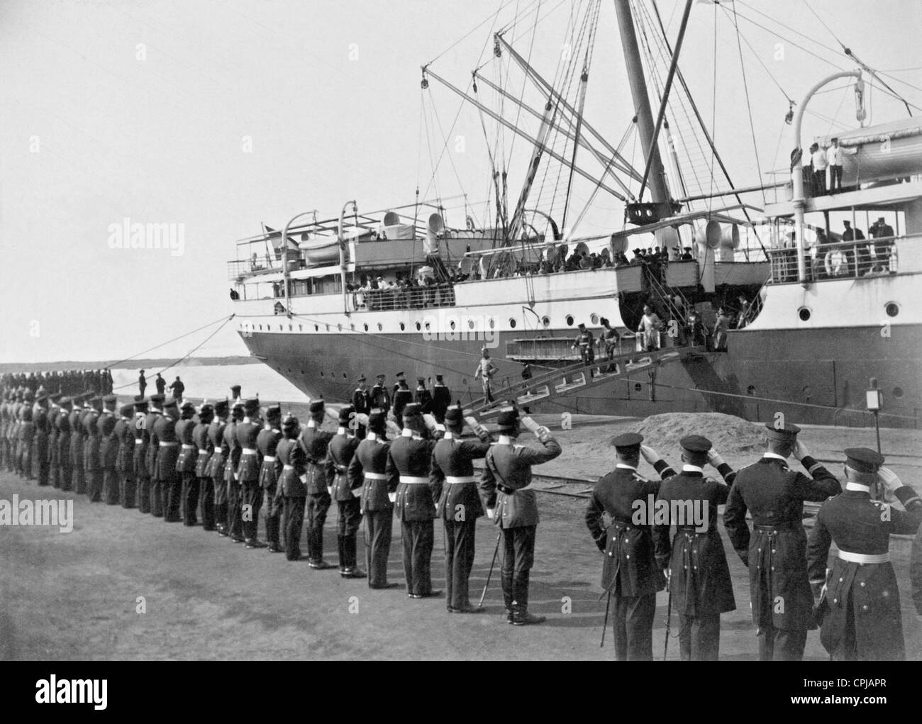 Il principe Federico Leopoldo di Prussia è accolto a Qingdao, 1905 Foto Stock