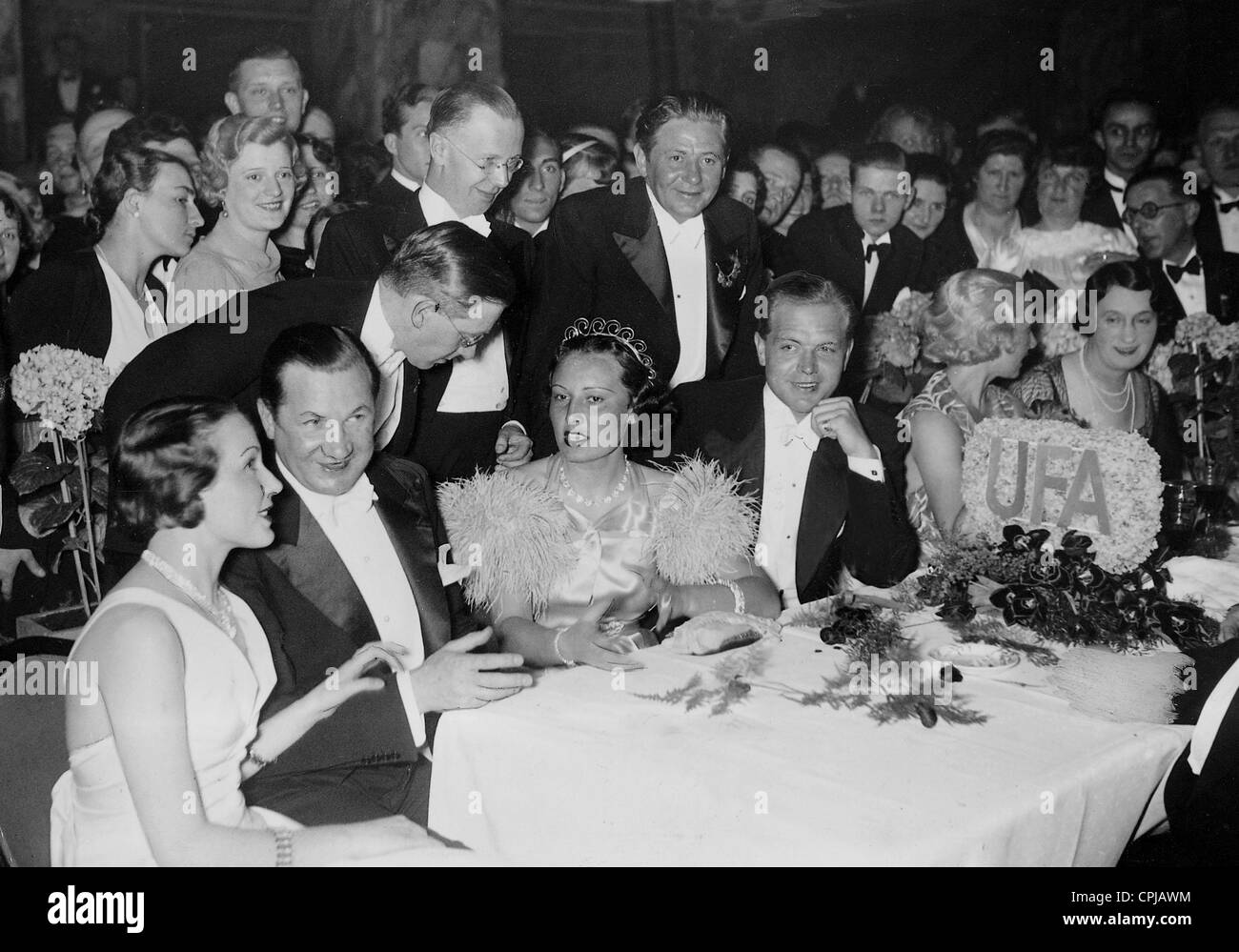 Carola Hoehn, Fritz Kampers, Lida Baarova, Paul Hoerbiger, Gustav Froehlich e Dorit Kreysler, 1935 Foto Stock