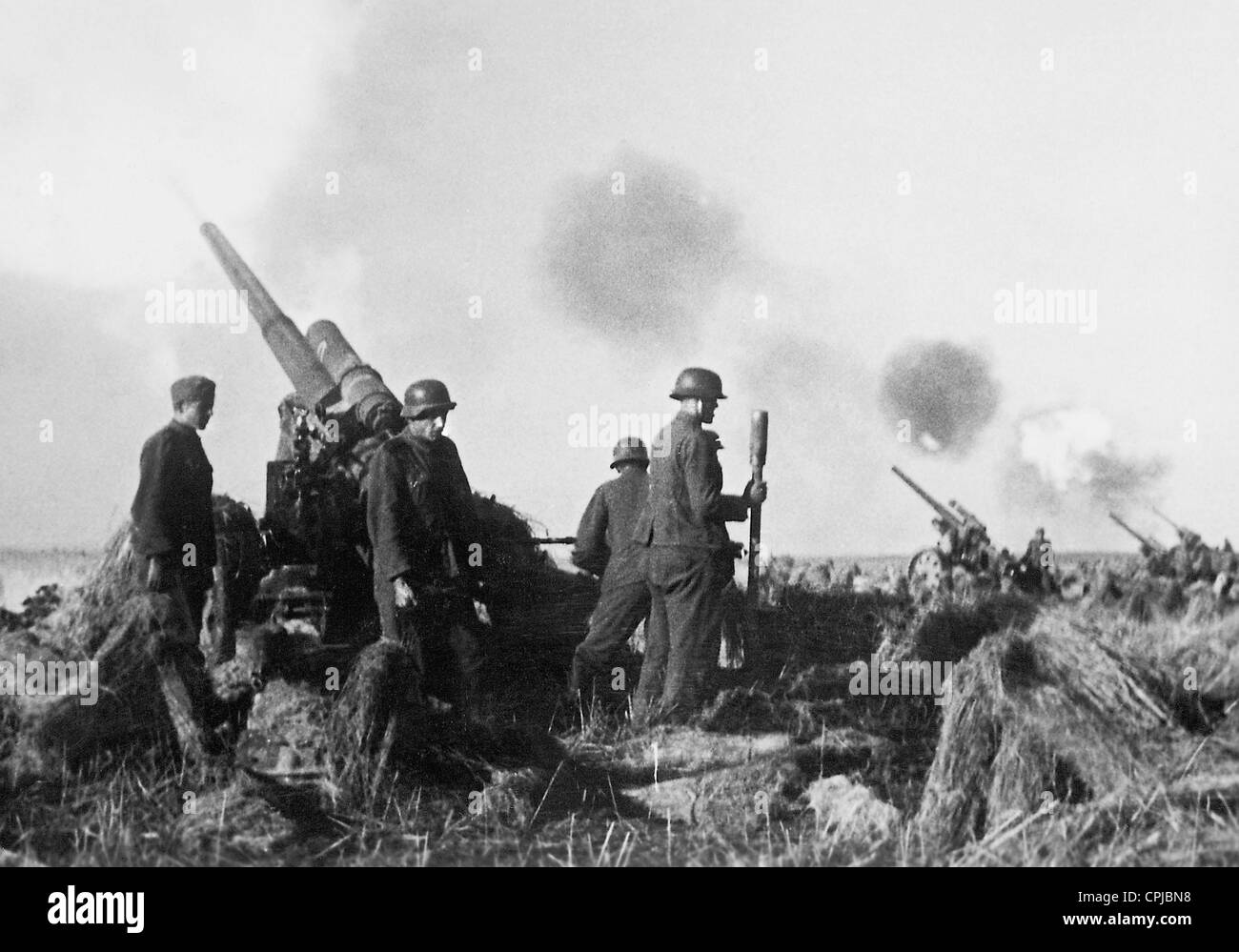 La batteria di un campo obice nella seconda guerra mondiale sul fronte orientale, 1941 Foto Stock