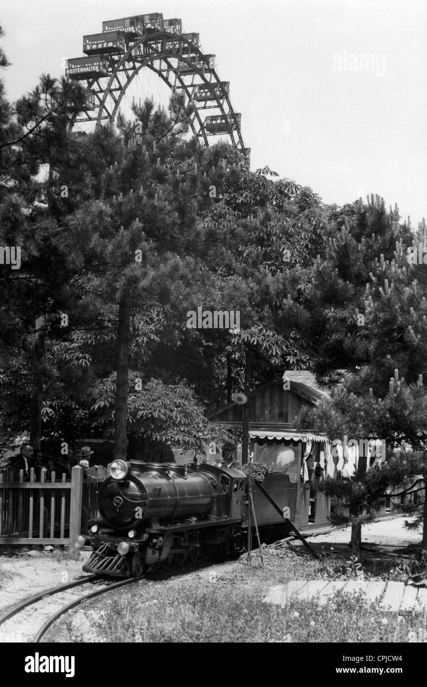 Liliput la stazione ferroviaria e la ruota gigante del Prater di Vienna, 1936 Foto Stock