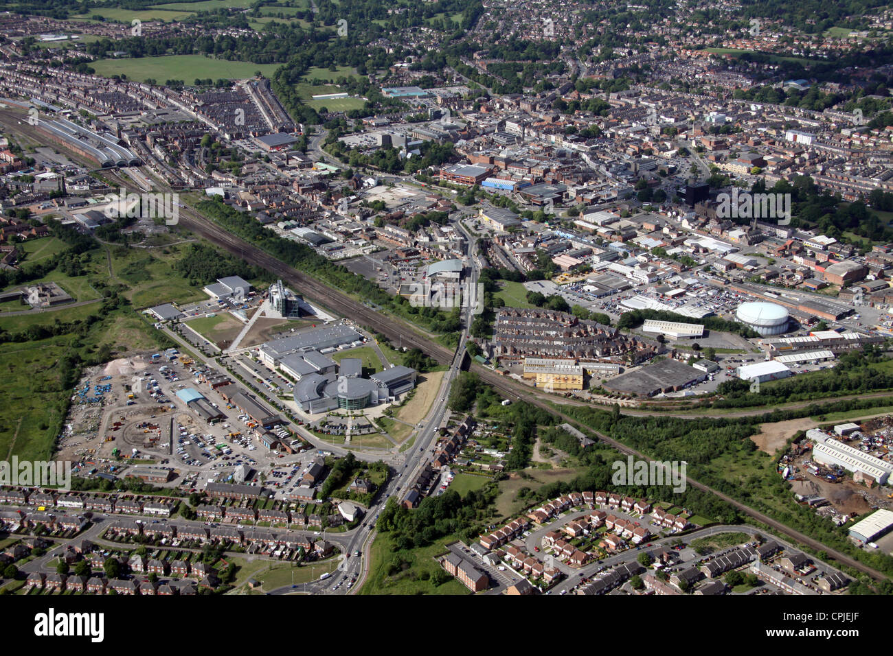 Vista aerea di Darlington College e la città di Darlington Foto Stock