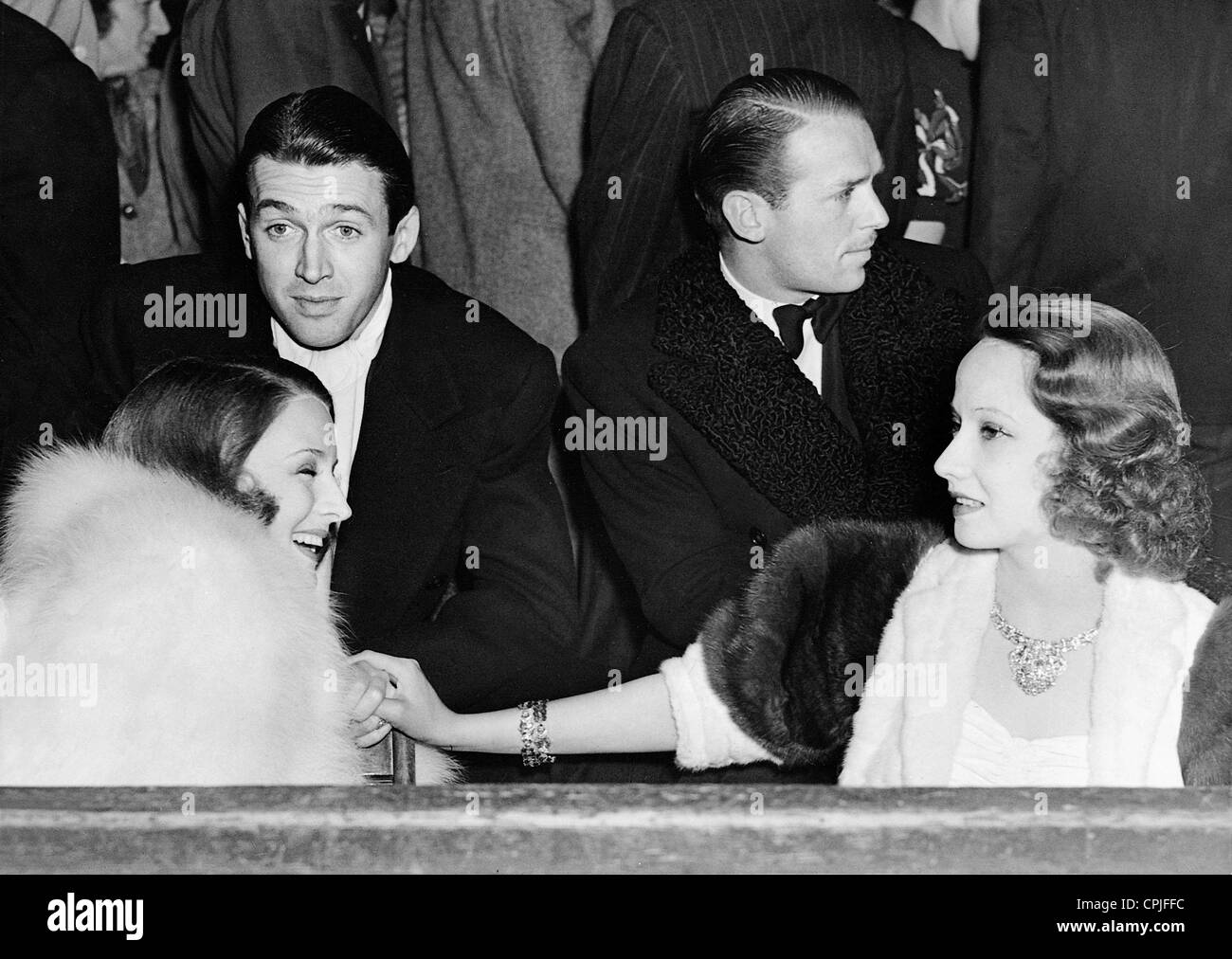 Norma Shearer, James Stewart, Douglas Fairbanks e Merle Oberon, 1938 Foto Stock