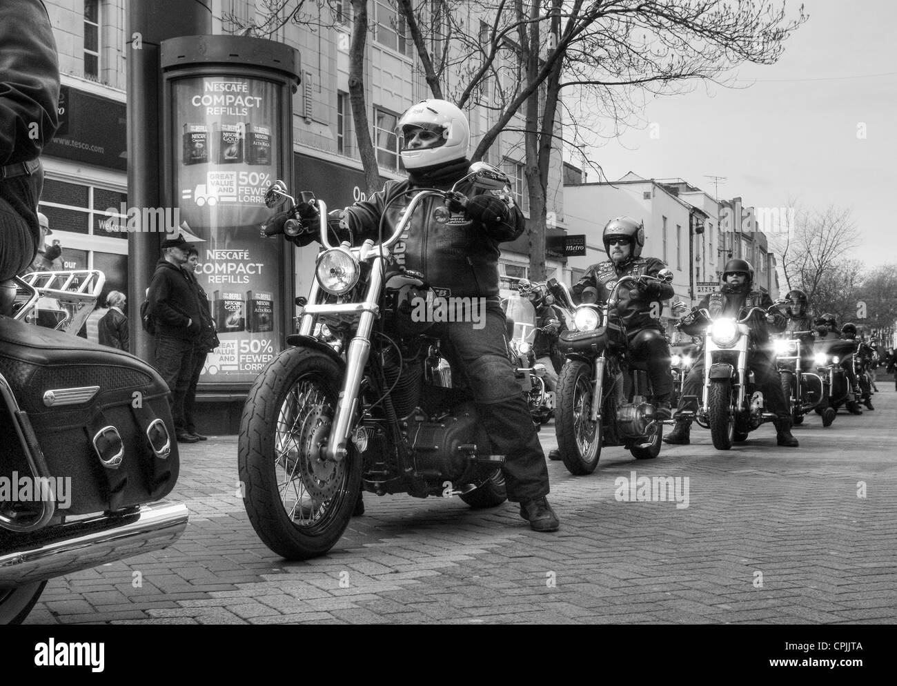 Una Harley Davidson rally nel centro di Northampton, un evento annuale di raccolta fondi per beneficenza Foto Stock