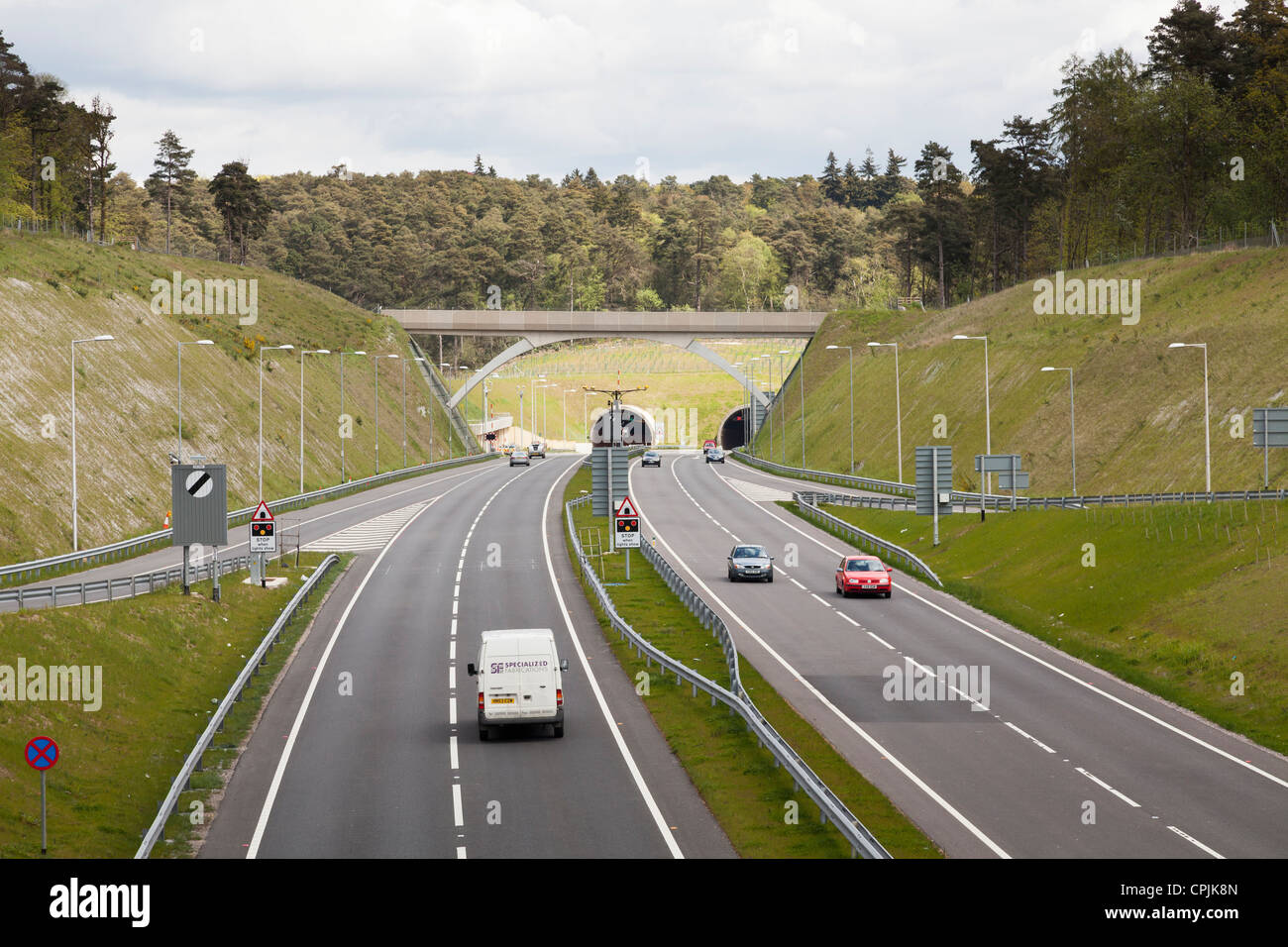 Southern carridgeway doppia entrata a hindhead road tunnel. Foto Stock