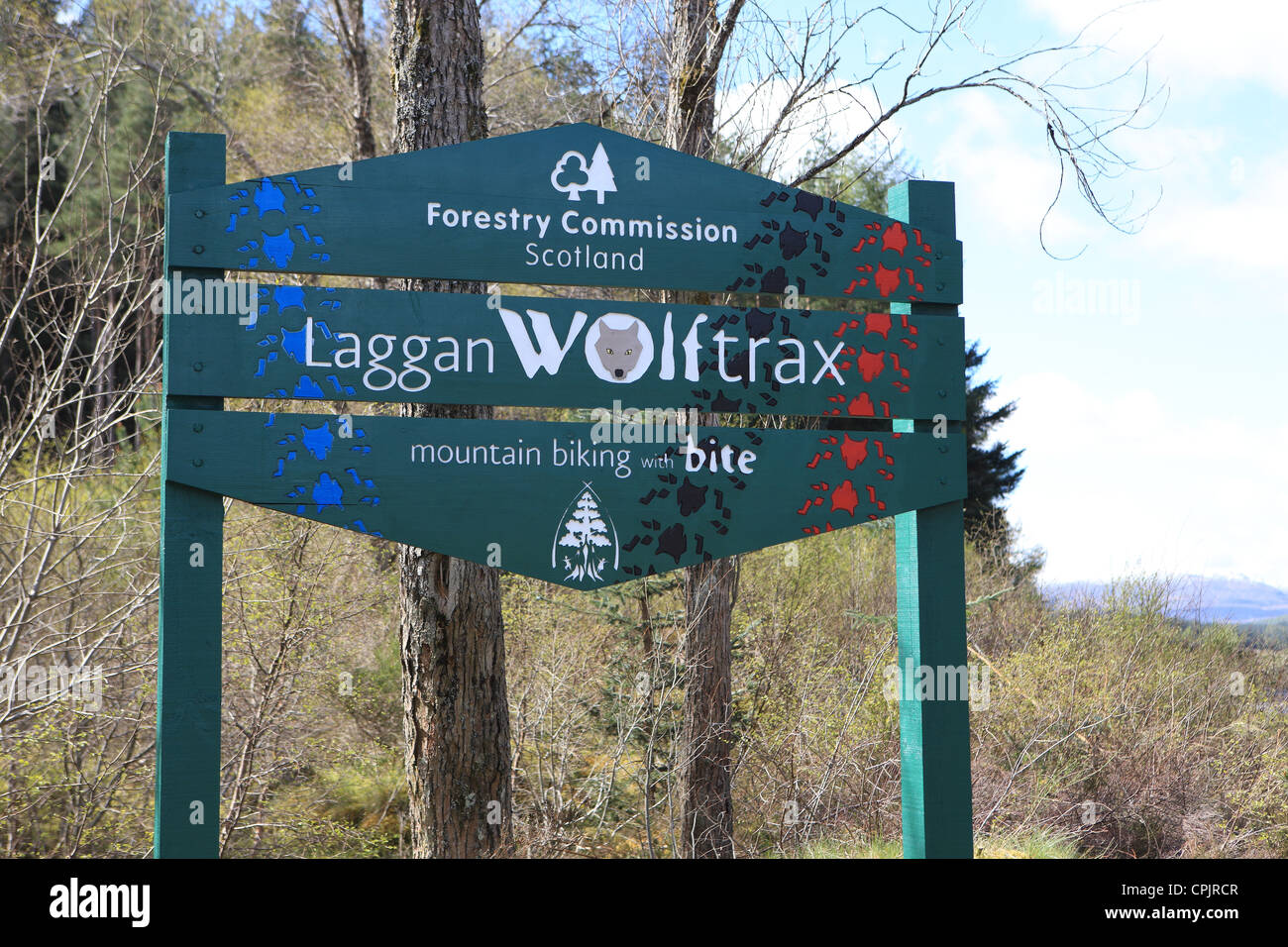 Firmare all'entrata di Laggan Wolftrax i percorsi per le mountain bike attraverso la foresta Strathmashie nelle highlands scozzesi Foto Stock