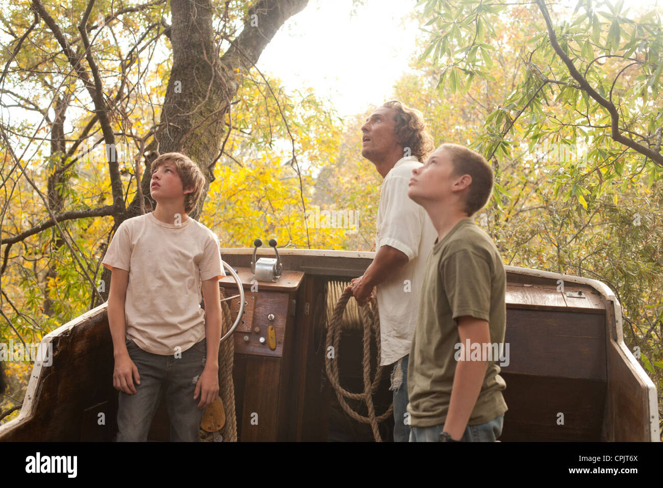 Fango (2012) TYE SHERIDAN, MATTHEW MCCONAUGHEY, JACOB LOFLAND, JEFF NICHOLS (DIR) 002 COLLEZIONE MOVIESTORE LTD Foto Stock