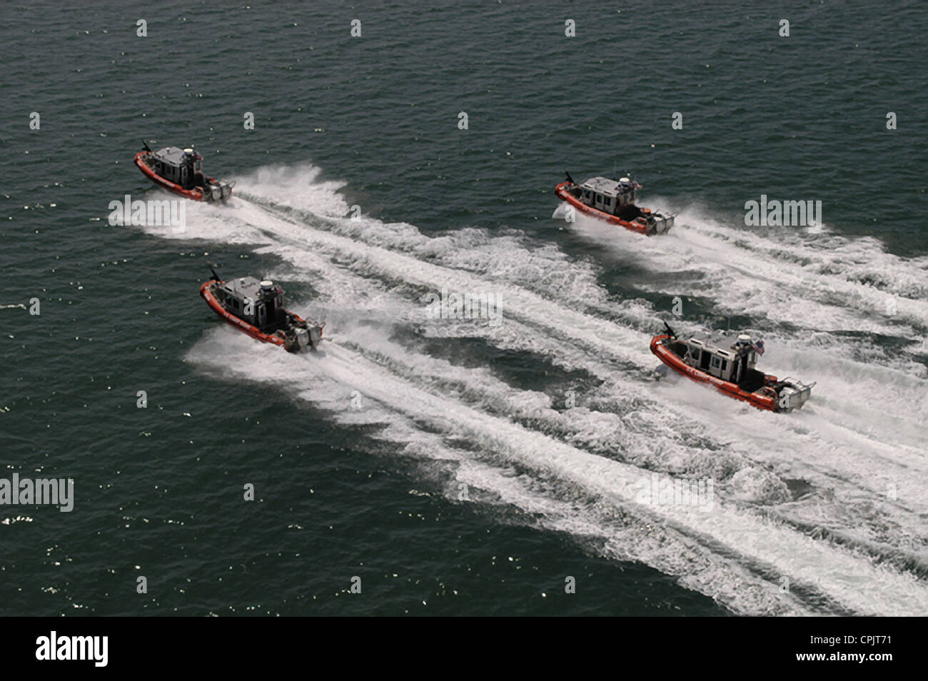 Coast Guard 25-piede risposta rapida barche da Stazione San Pietroburgo pratica close quarters barca-manipolazione 12 giugno 2007 vicino a Tampa Bay. Foto Stock