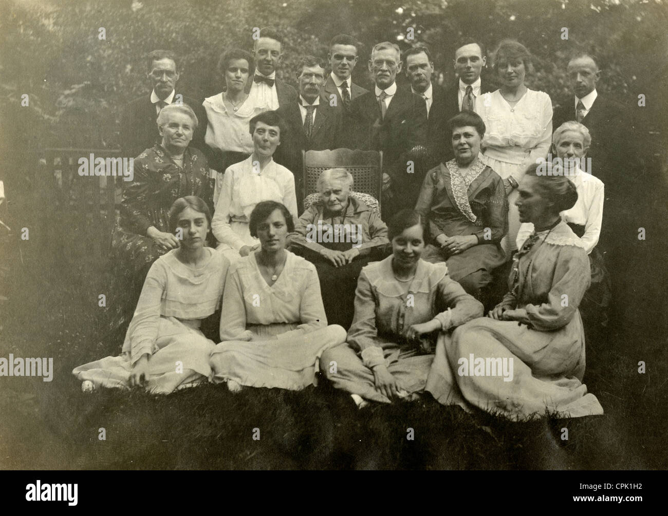 Circa 1910 family reunion fotografia. Foto Stock