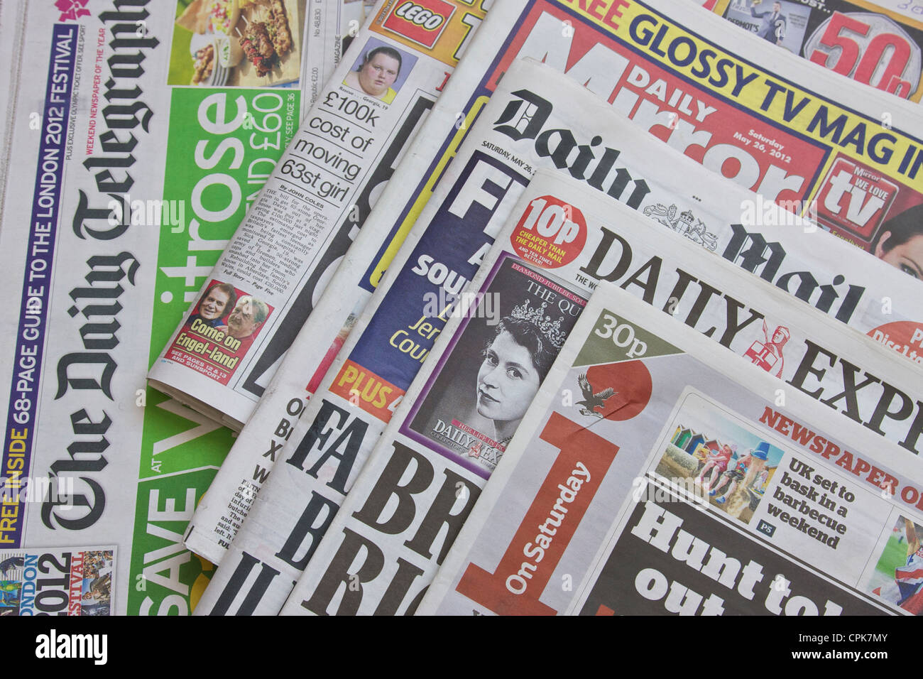 Selezione del quotidiano britannico giornali dal 26 maggio 2012 Foto Stock