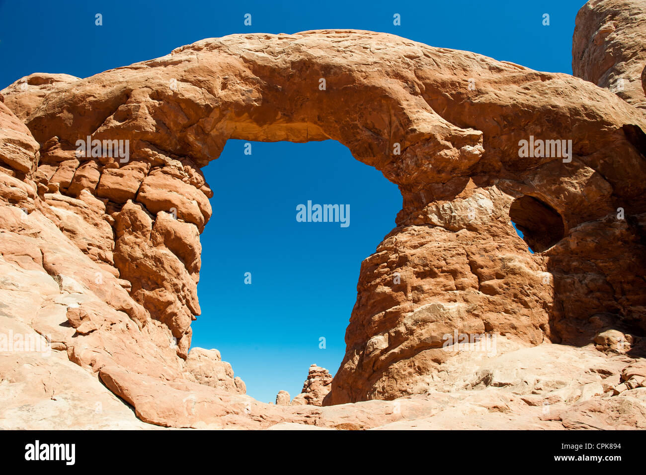 Arco di partizione nel Parco Nazionale di Arches, Moab, Utah, Stati Uniti d'America Foto Stock