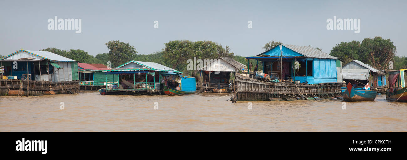 Lago Tonle Sap, Siem Reap, Cambogia. Casa galleggiante di barche Foto Stock