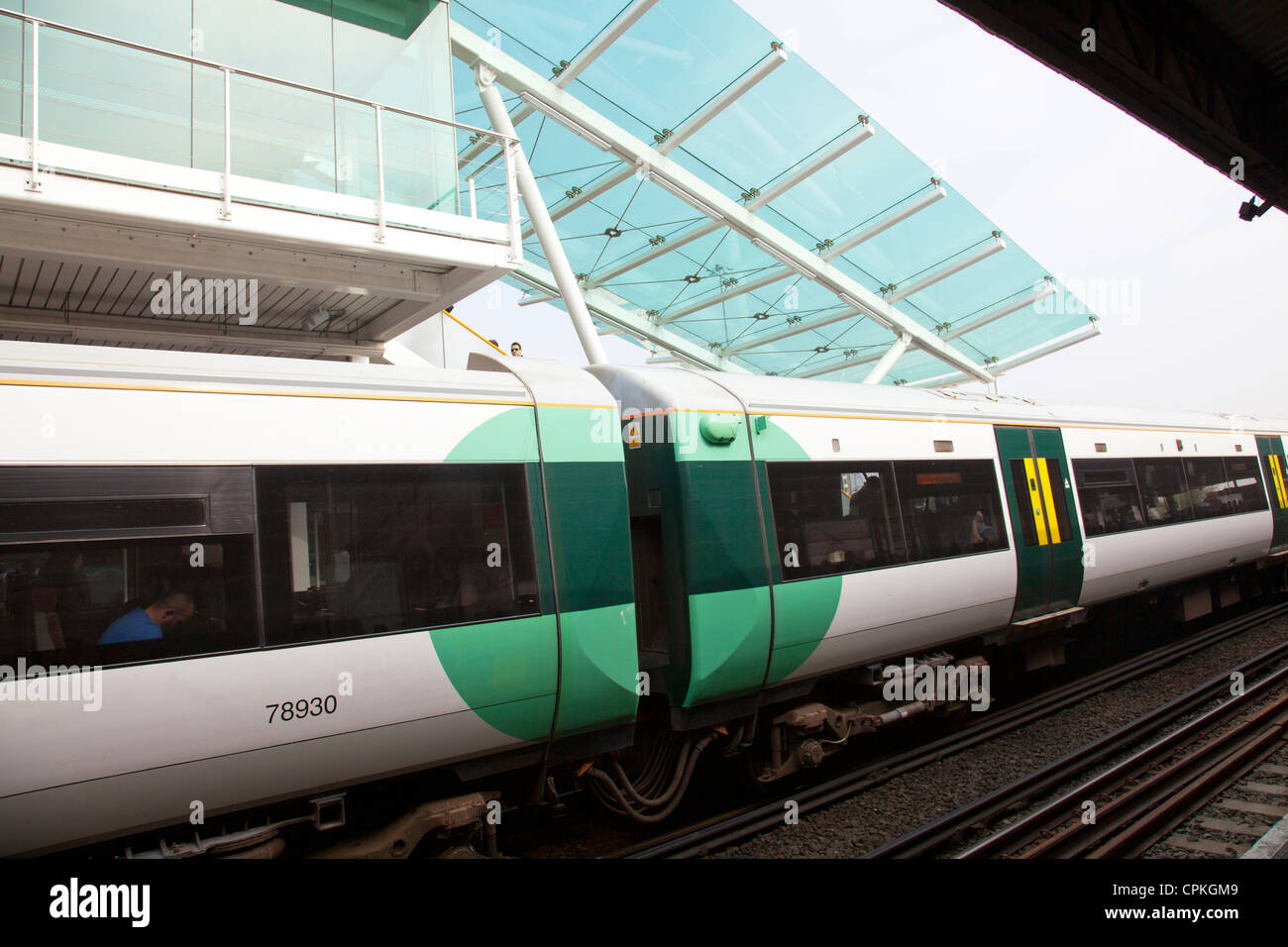 Clapham Junction piattaforma - Londra - Regno Unito Foto Stock