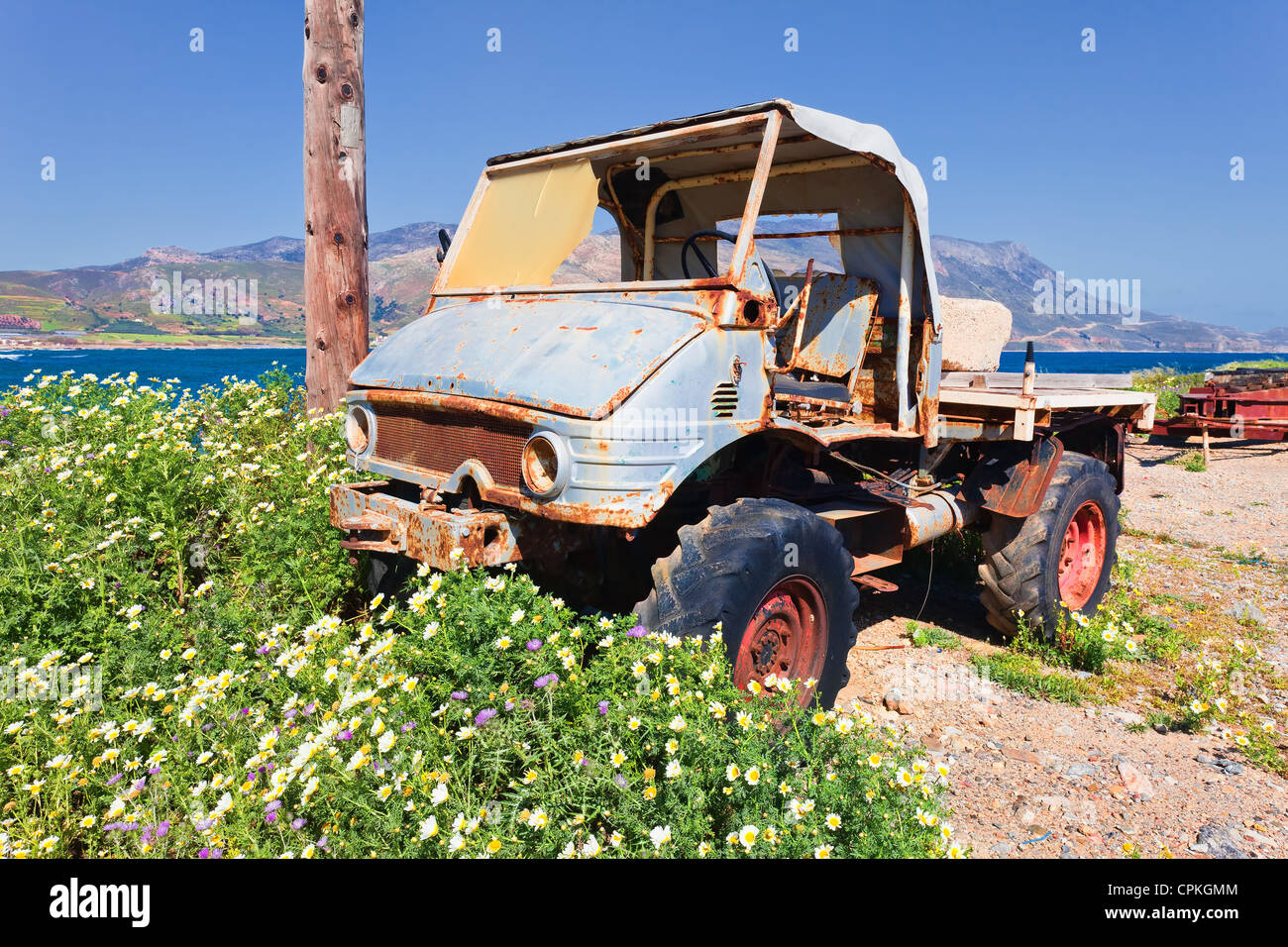 Carrello vecchio, logoro e rusty Foto Stock