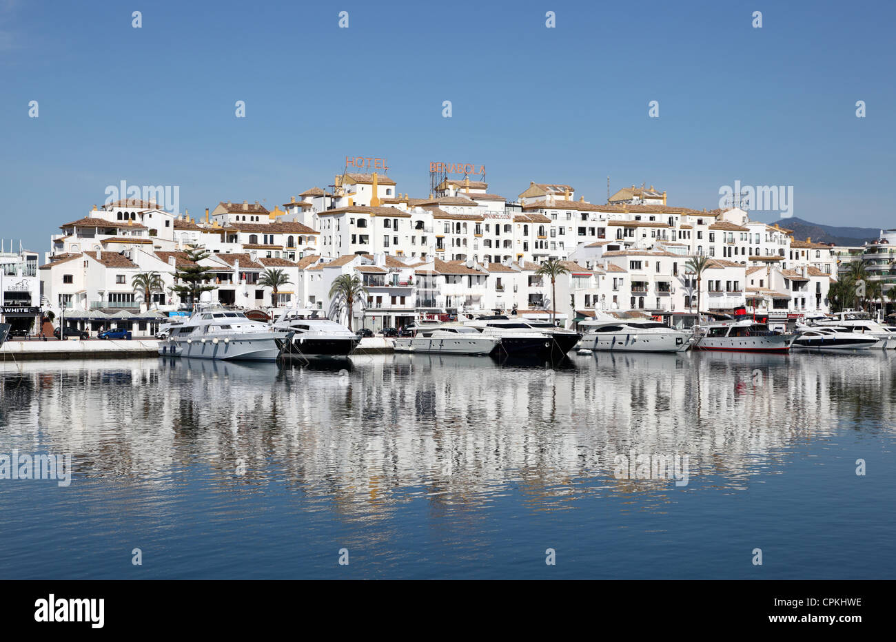 Yacht di lusso nel porto turistico di Puerto Banus a Marbella, Spagna Foto Stock