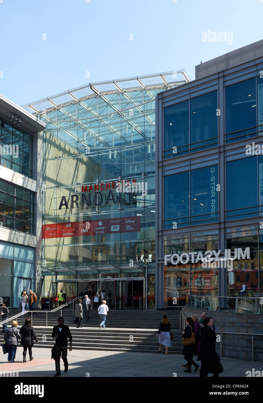 Ingresso principale al centro commerciale Arndale in Manchester REGNO UNITO Foto Stock