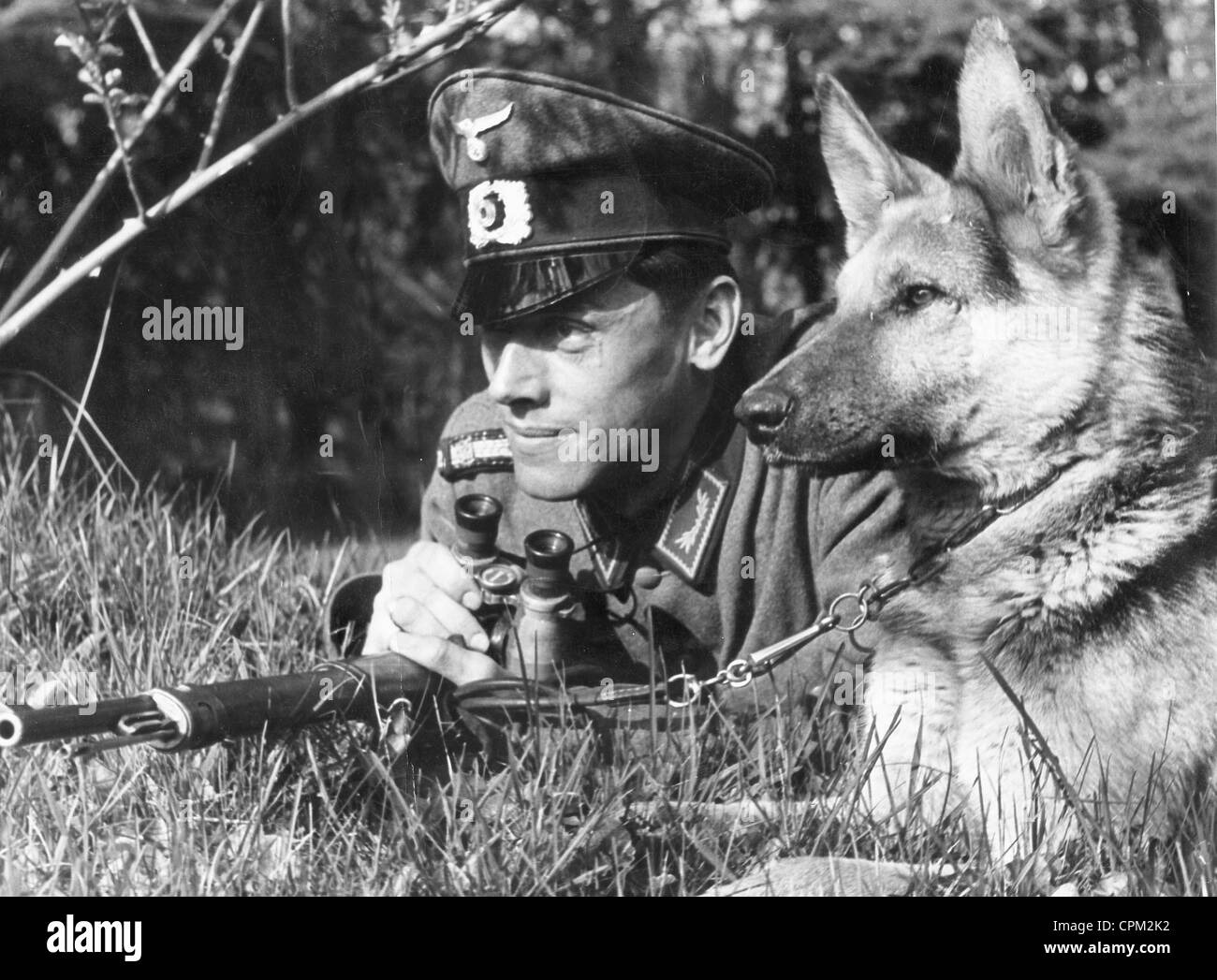 Il tedesco di guardia di frontiera al tedesco-russo linea di demarcazione in Polonia, 1941 Foto Stock