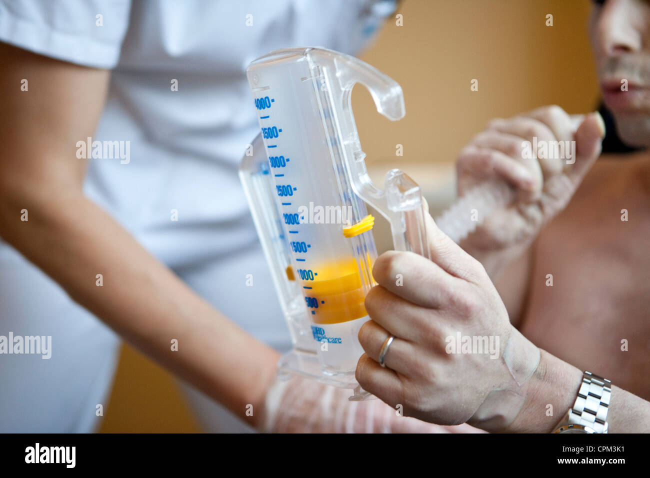 La respirazione, SPIROMETRIA IN UN UOMO Foto Stock