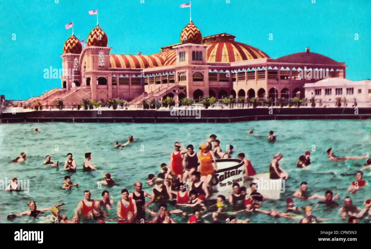 Nuovo Saltair Pavilion e bagnanti fantastica Salt Lake, Utah, circa 1926 Foto Stock