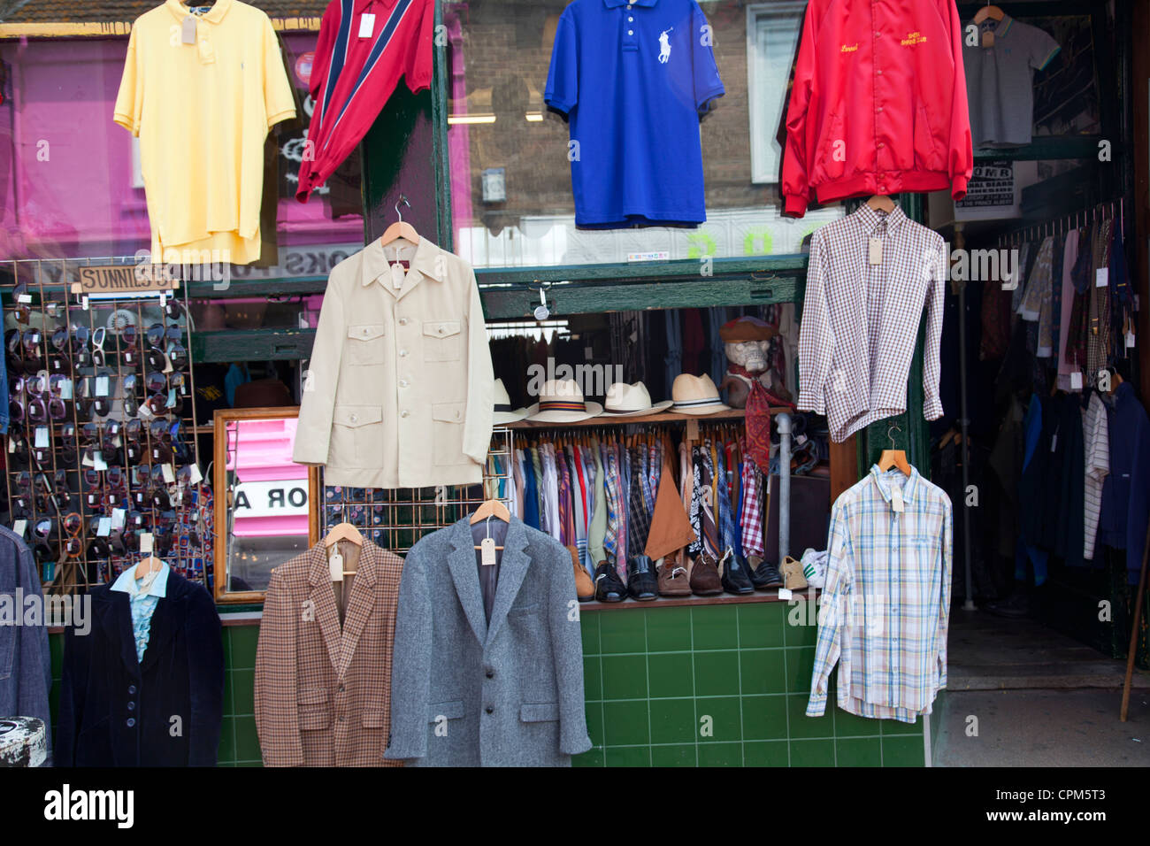 Sydney Street di seconda mano abbigliamento in Brighton - REGNO UNITO Foto Stock