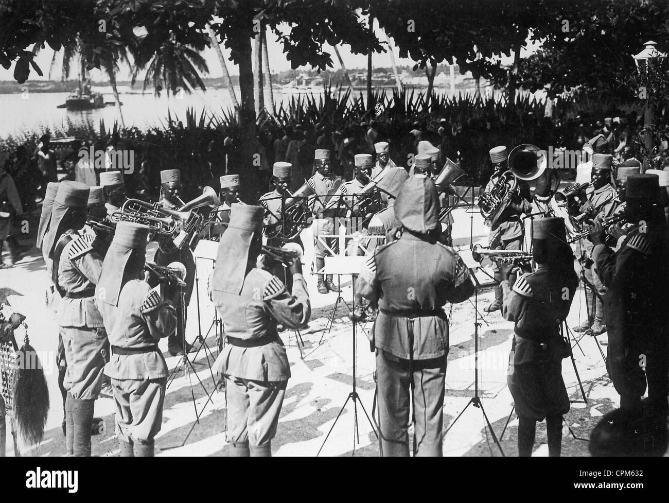 Segnalatori acustici Askari music band in tedesco East-Africa, 1905 Foto Stock