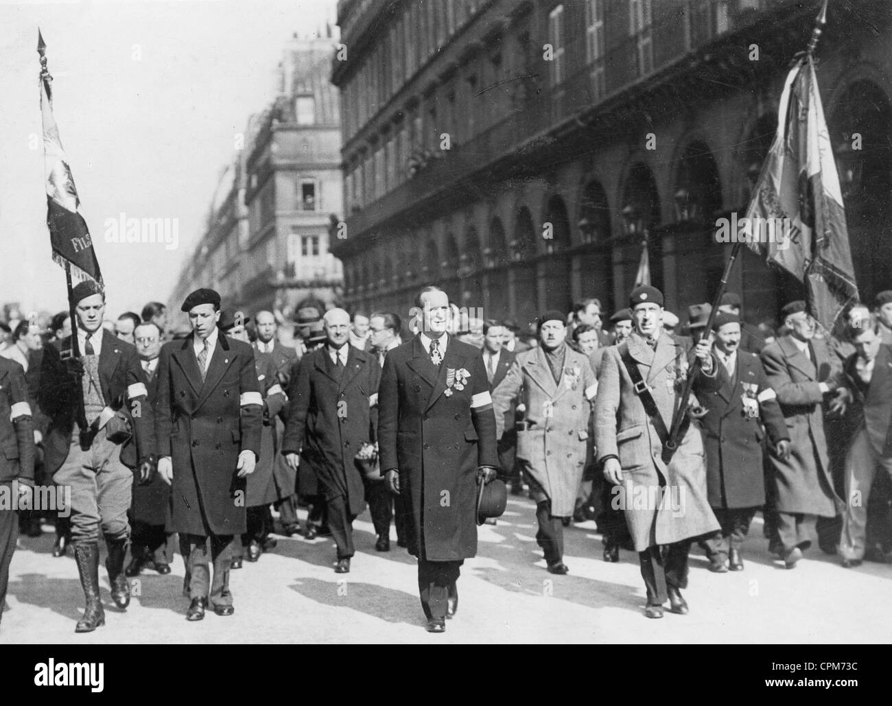 Il colonnello Casimiro de la Rocque ad una dimostrazione della "Croce di fuoco" a Parigi, 1930-1935 Foto Stock