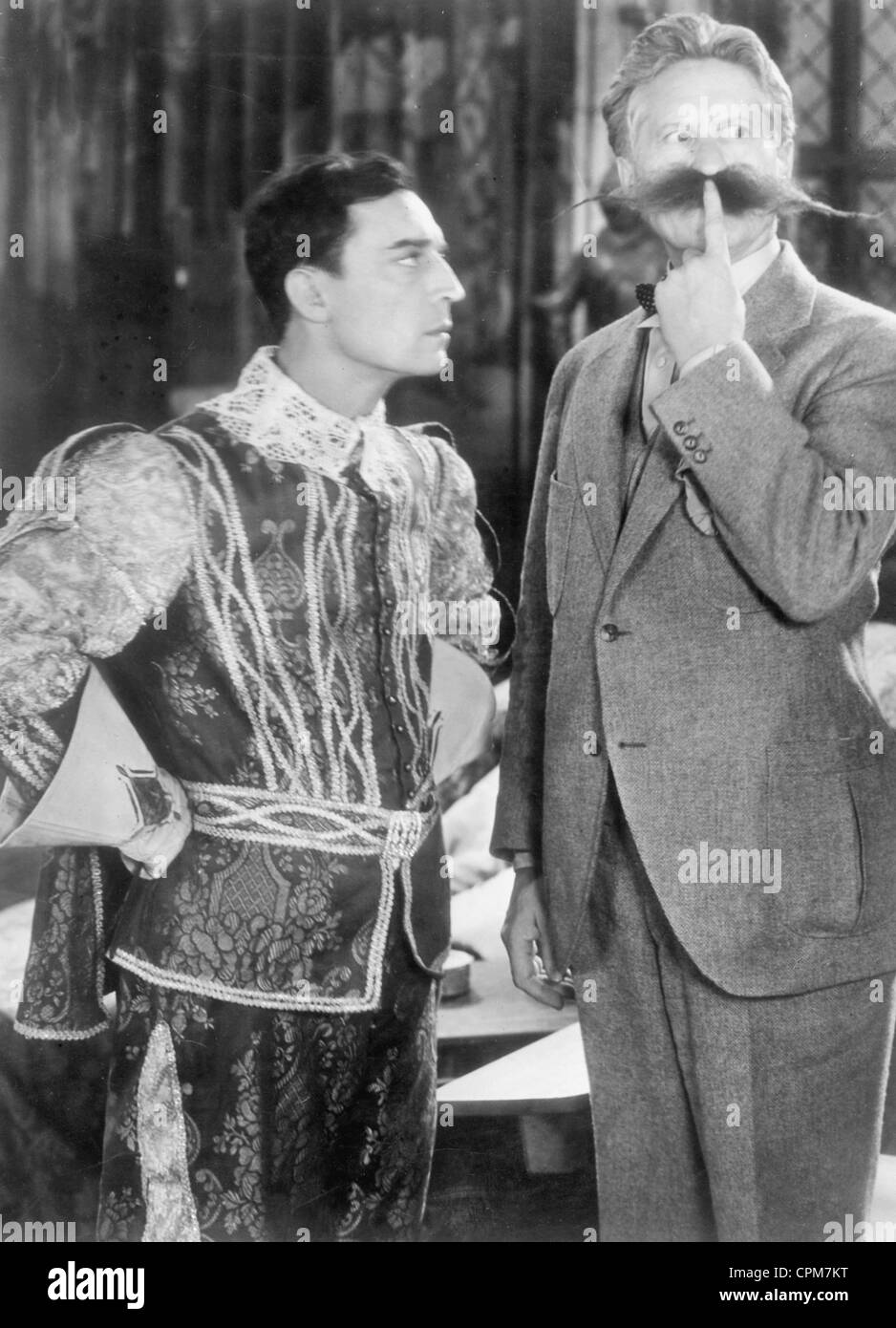 Buster Keaton (sinistra) in 'sul set', 1930 Foto Stock
