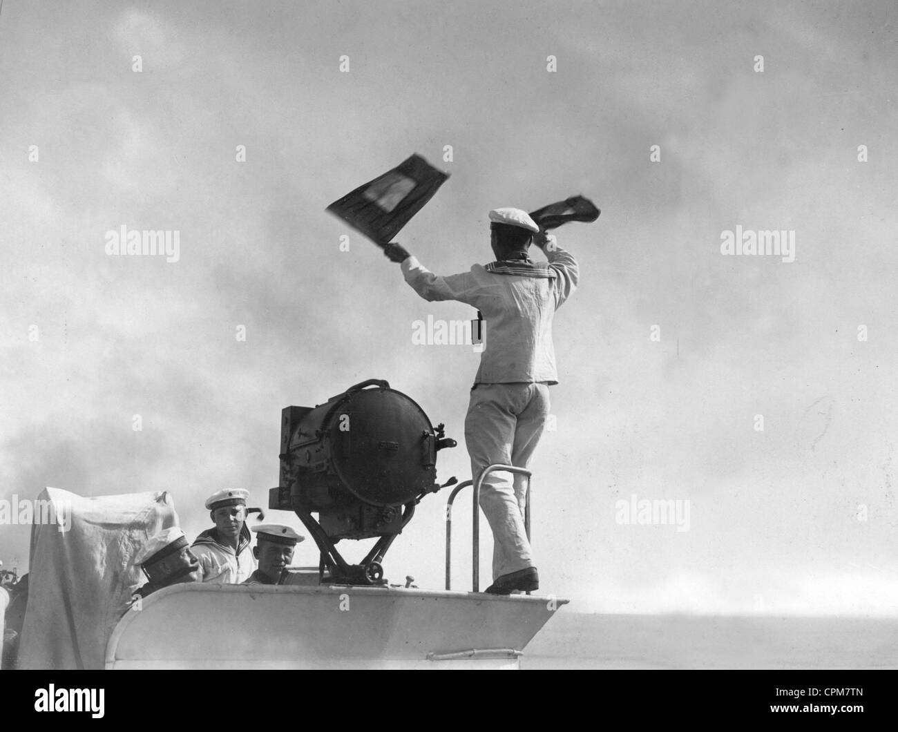 Marinaio tedesco con il segnale flag, 1920-1930 Foto Stock