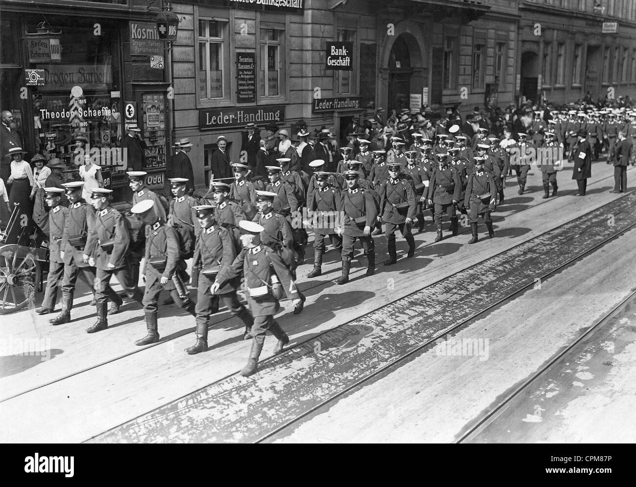 Marzo della guerra di volontariato infermieri a Berlino, 1914 Foto Stock