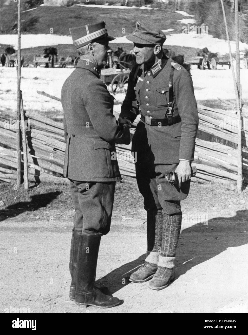 In tedesco e norvegese ufficiali durante i combattimenti in Norvegia, 1940 Foto Stock