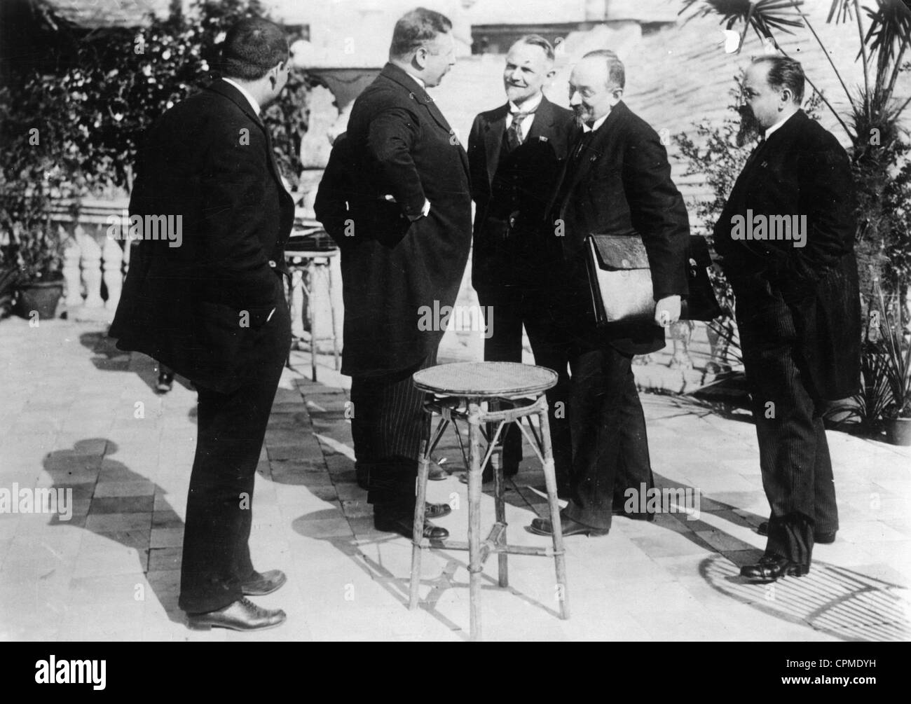 I politici durante la conferenza di Genova, 1922 Foto Stock