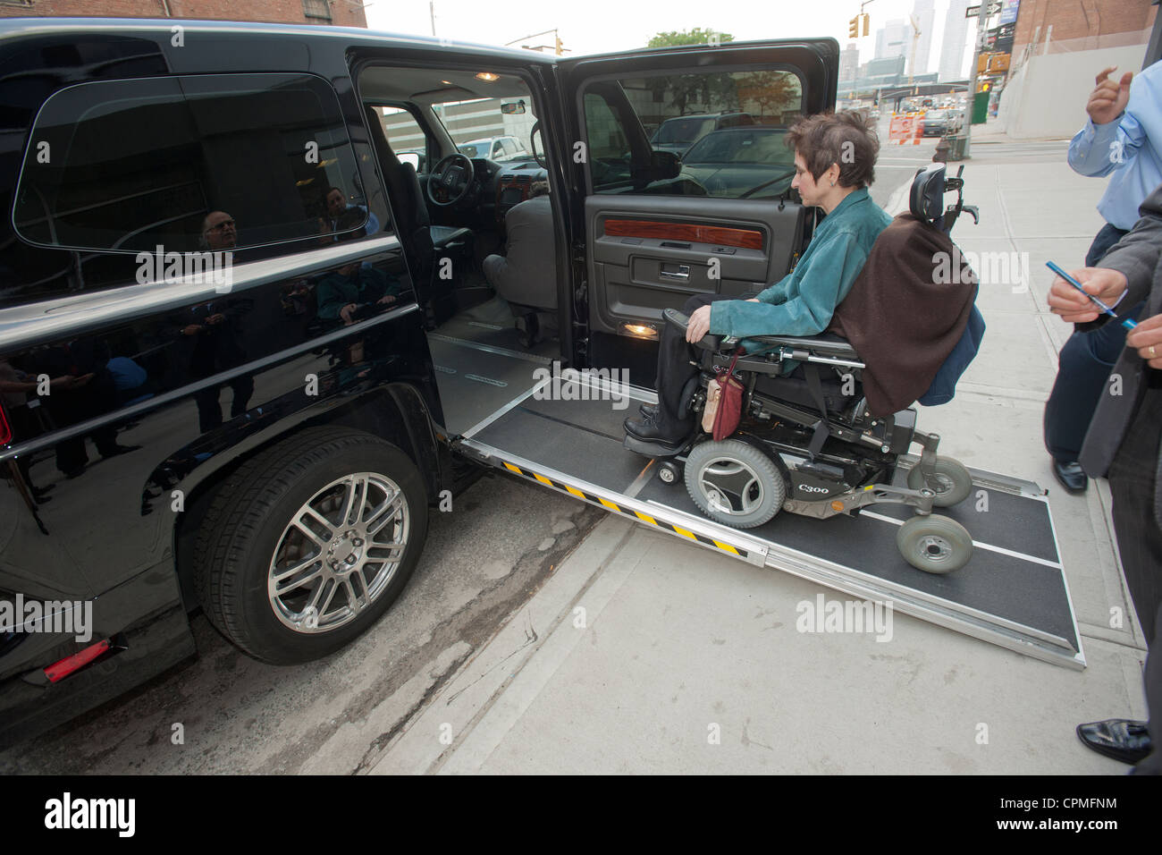 La non-taxi versione di MV-1 camere accessibili a persone portatrici di handicap veicolo è visto nel corso di una conferenza stampa alla Manhattan Automobili Concessionari Foto Stock