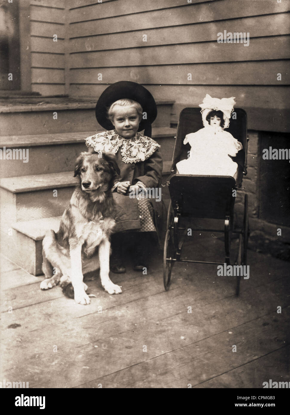 Bambola bambolina immagini e fotografie stock ad alta risoluzione Alamy