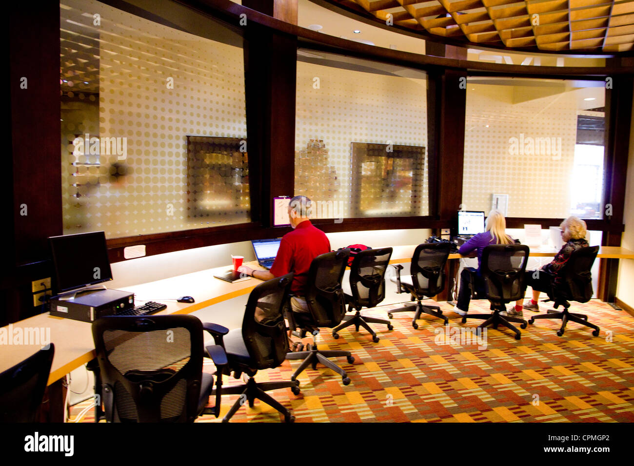 Sala computer al centro dell'Unione, sociale e ricreativa del mozzo del Webb il Sun City inno, Firenze, AZ, Stati Uniti d'America. Foto Stock